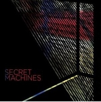 © Secret Machines Das Cover der neuen Secret Machines Platte zeigt die geometrisch konstruierten Leuchtschnüre, die auch bei jeder Bühnenshow zu sehnen sind.
