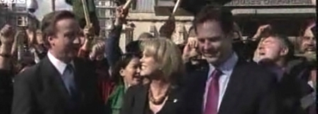© BBC David Cameron, Joanna Lumley, Nick Clegg und die Ghurkas