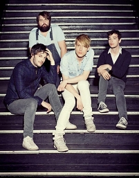 © Das Pop Das Pop Bandfoto auf der Stiege