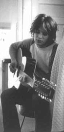 © unbekannt Alex Chilton mit 12-saitiger Gitarre