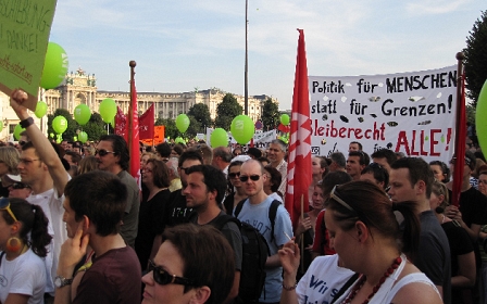 © Barbara Köppel Demonstranten am Ballhausplatz