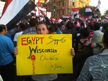 © twitpic.com/419nfm Egypt supports Wisconsin, Transpi in Kairo