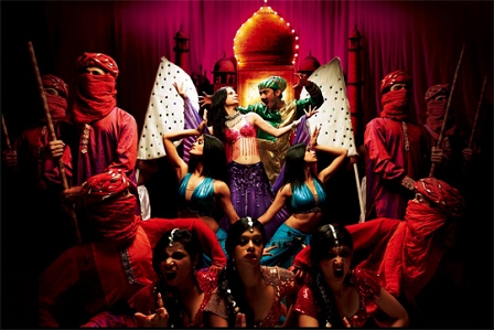 © Terence Lewis Contemporary Dance Company Bollywood Tanzperformance