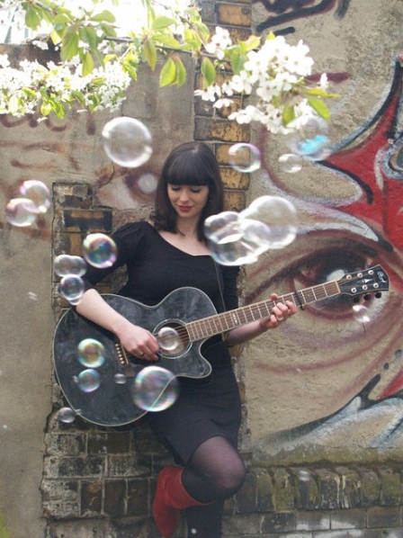 © deBastion deutsche Musikerin Roxanne de Bastion in LOndon
