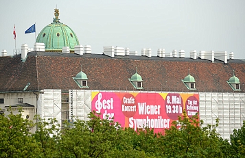© APA/ROLAND SCHLAGER 8.Mai