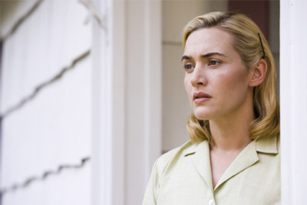 Kate Winselt in einem Szenenbild aus Sam Mendes Drama "Revolutionary Road"