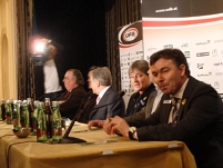© blumenau ÖFB-Pressekonferenz - das Podium