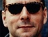 Sänger der Band Wire mit Sonnebrille