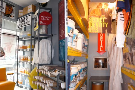 Brooklyn Superhero Supply Store: Power Supplements und Secret Identity Kits