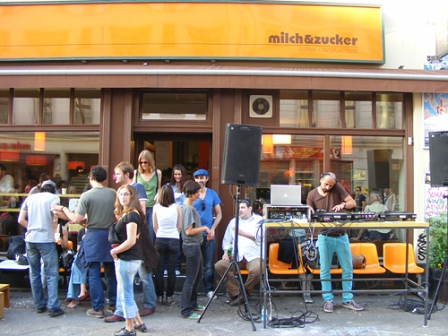 DJ auf der Berliner Oranienstraße