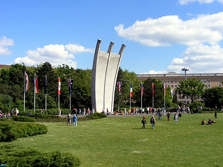 Das Berliner Luftbrückendenkmal