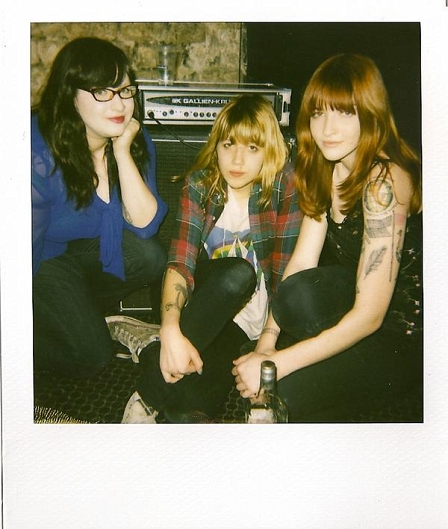 Vivian Girls Backstage