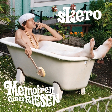 © Skero Das Albumcover "Skero - Memoiren eines Riesen" zeigt MC Skero entspannt in einer Badewanne liegend.