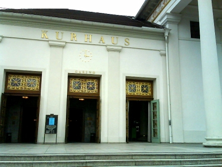 Fassade des Kurhaus in Baden-baden, mit gold verziert.