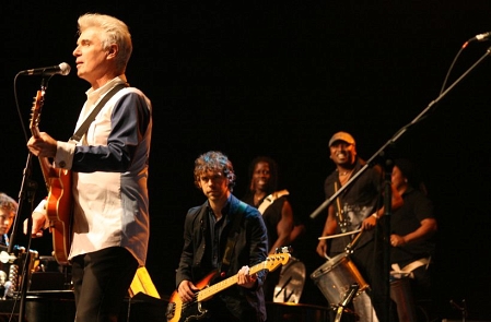 David Byrne feat. The National @ Radio City Music Hall in Manhattan (Dark Was The Night)