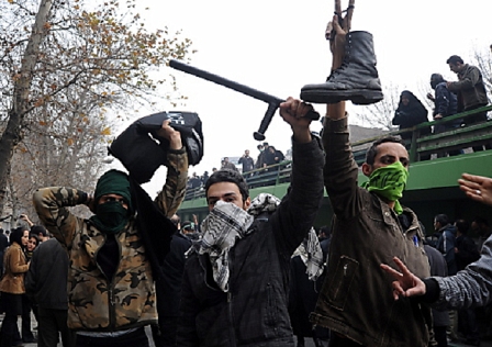 © EPA/Stringer Demonstranten gegen Präsident Ahmadinejad