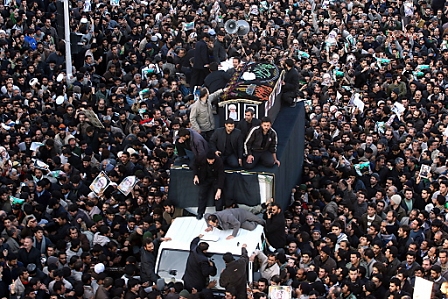 © EPA/STR Begräbnis von Ayatollah Hossein- Ali Montazeri im Iran