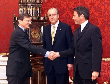 Wolfgang Schüssel und Jörg Haider bei der Angelobung