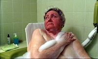 Frau, Badewanne