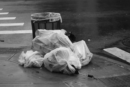 Regen, Brooklyn, Dead Umbrellas