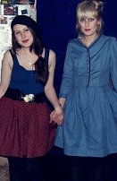 Laura (Merchandize Shout Out Louds) und Bebban Stenborg (Shout Out Louds)