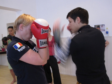 © FM4 / Barbara Köppel Barbara Tutschka beim Thaiboxen