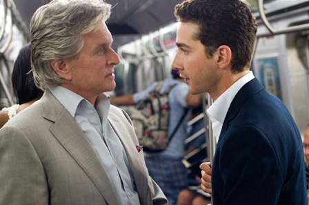 Michael Douglas und Shia LaBeouf in "Wall Street: Money Never Sleeps"