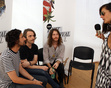 Midnight Juggernauts beim Interview