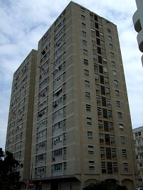 Constitution House, Glacis Road, Gibraltar grosses graues wohnhochhaus