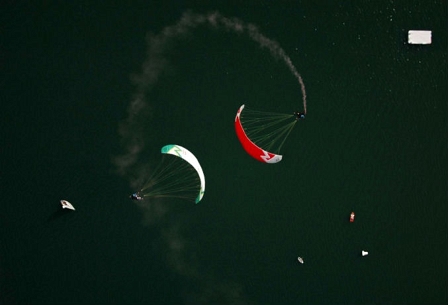 paragliding syncro über dem ossiachersee