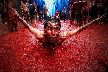 © Juanjo Valverde, 2009 Tomato, Tomatina, Fight, Buildings, Australians