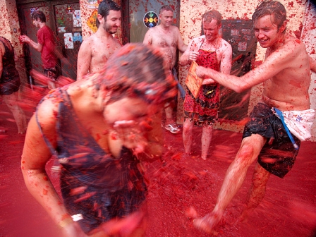 © Flydime, 2010 tomatina, tomato fight, red, wtf