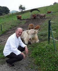 © FM4 / Elisabeth Semrad Josef Zotter mit seinen Kühen