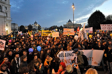 Uni Proteste in Wien am Abend des 19.10.