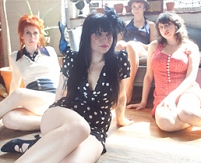 Die Band Frankie Rose & The OUts
