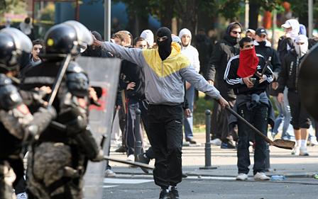 Proteste bei der Gay Parade in Belgrad