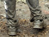 Schuhe dreckig, weil im Gatsch steckend