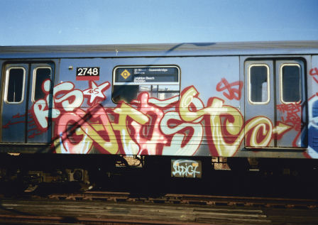 Ghost Graffiti auf einer New Yorker U-Bahn