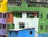 Buntes Haus aus der Favela Rochina