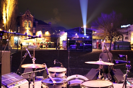 Schlagzeug auf der Open Air Bühne