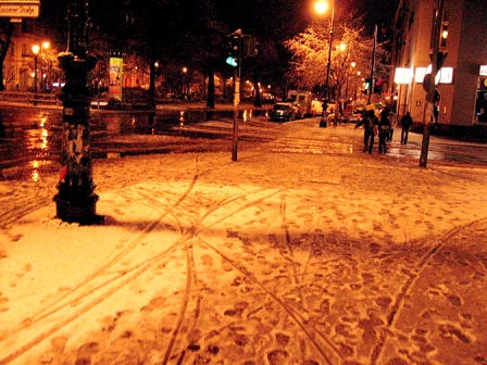 Vom Überleben in der Metropolie: Berlin Kreizberg bei Nacht