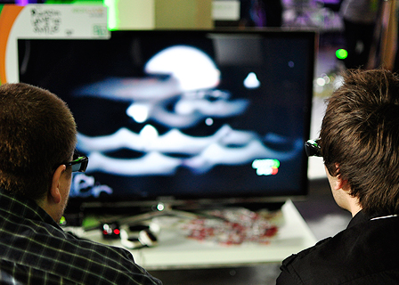 © ORF.at/Nadja Igler Spieler mit 3-D-Brille vor TV-Schirm