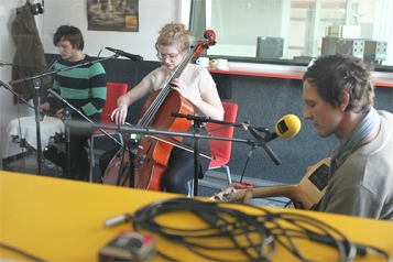 Dust Covered Carpet im FM4 Studio