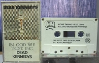 anti-"hometaping is killing music"-sticker der dead kennedys