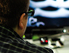 © ORF.at / Nadja Igler Ein Mann beim Computerspielen