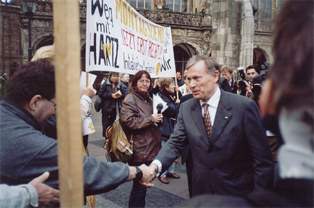 Horst Köhler bei einer Montagsdemo in Bremen