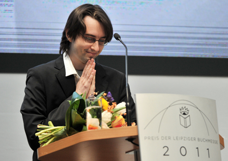 Clemens Setz bei der Verleihung des Preises der Leipziger Buchmesse. 