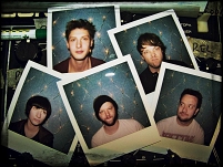 Does It Offend You Yeah Bandfoto