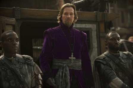 Gary Oldman als "Father Salomon" in "Red Riding Hood"