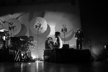 TV On The Radio live, Radio City Music Hall, Nine Types Of Light